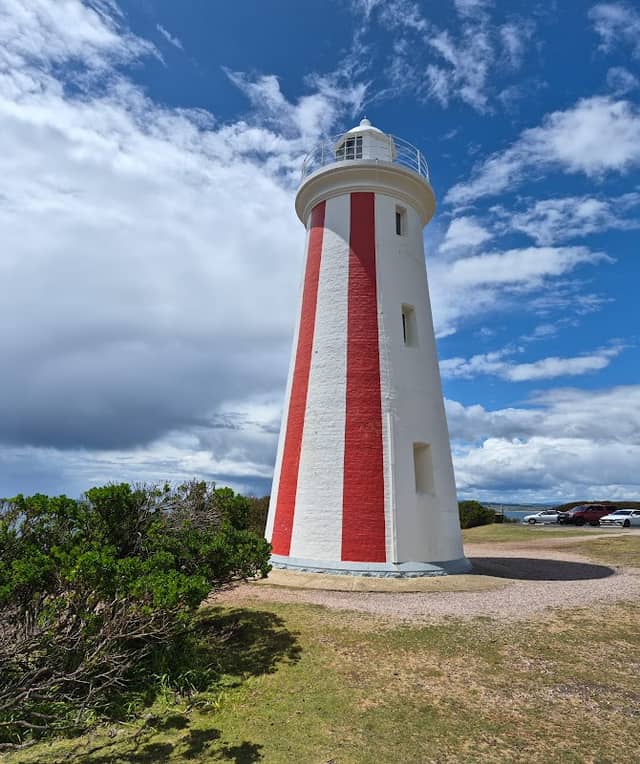 Tiagarra Aboriginal Cultural Centre, Cafe and Museum (open for group tours by appointment) - Image 1