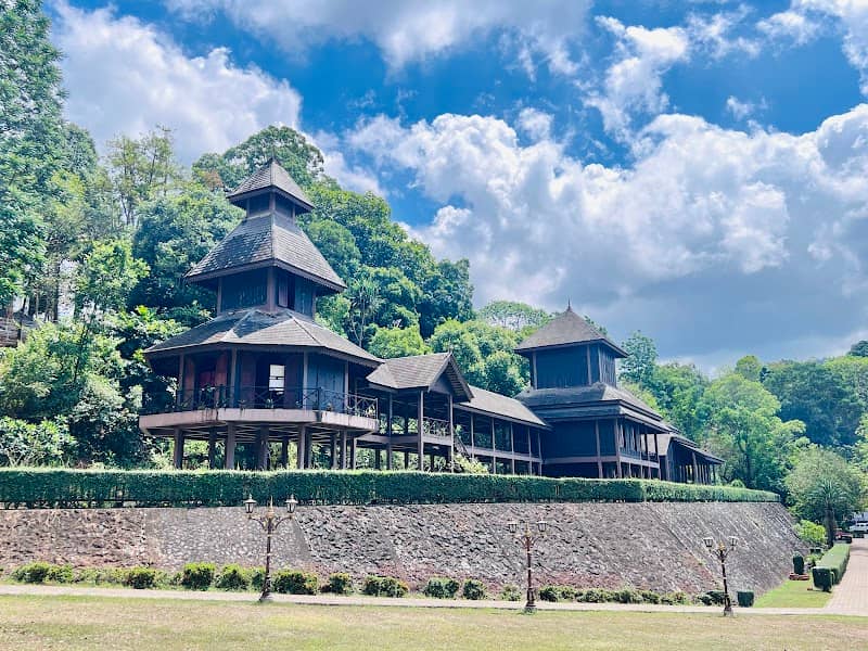 Rattana Rangsarn Palace - Image 1