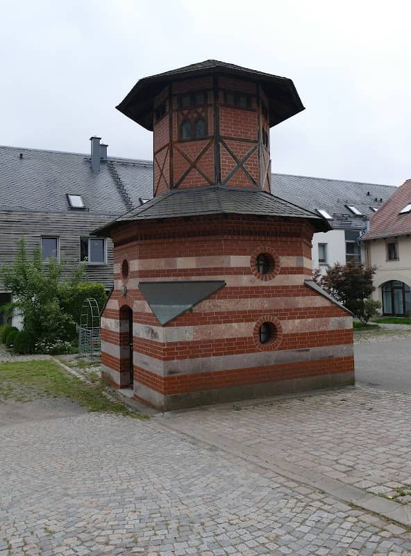 Bauwerk am Schloss Lichtenwalde - Image 1