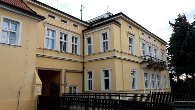 Castle Dolní Počernice - Image 2