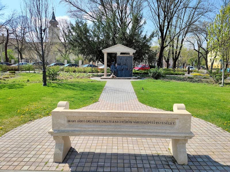 Arany János pad - Image 1