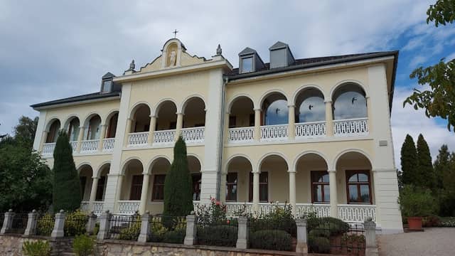 Angolkisasszonyok nyaralója - Image 2