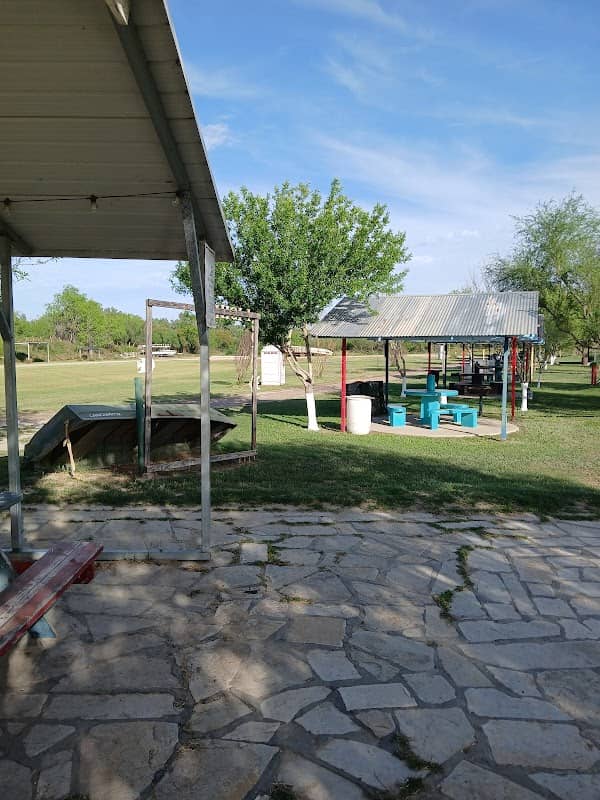 El rio party place - Image 1