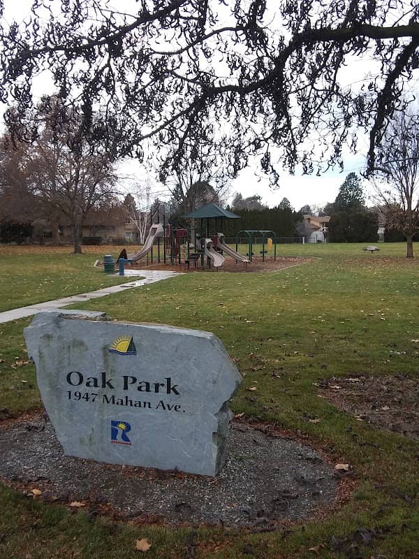 Oak Park - Image 1
