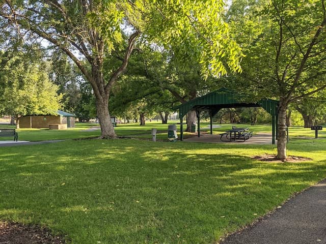 Leslie Groves Park - Image 1