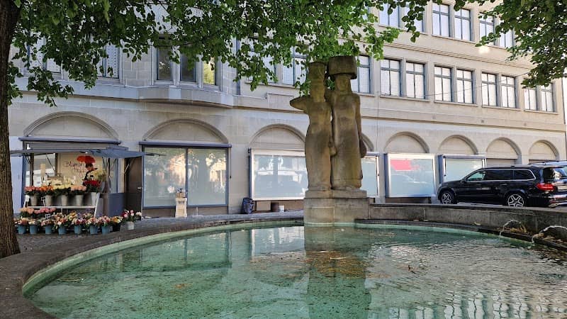 Marktfrauen, Globusbrunnen - Image 1