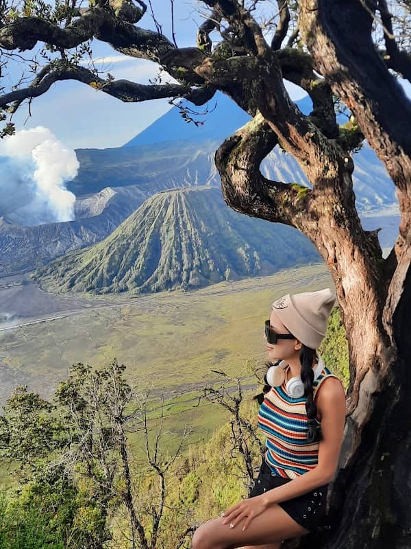Prau Hill sunrise point - Image 1