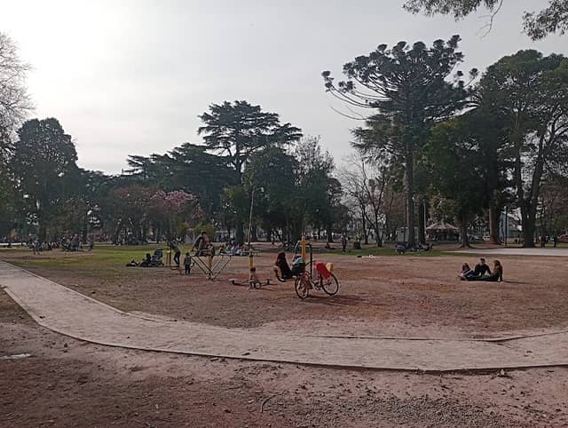 Urbano El Viejo Casal de cataluña Park - Image 1
