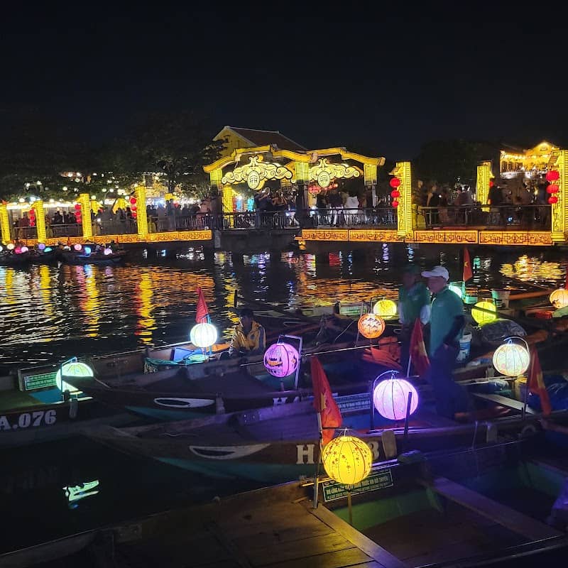 Hoi An sculpture promenade - Image 2
