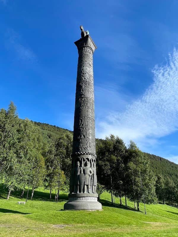 Wilhelm Rasmussen Sagasøyla Statue - Image 1