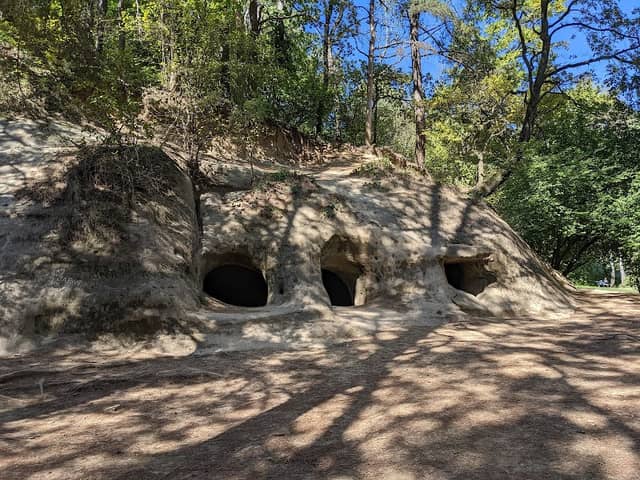 Les Grottes des Roches Grises La Lamberta - Image 2