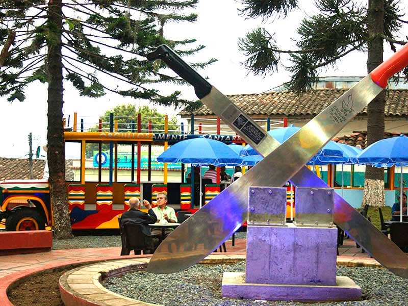 Monumento Al Machete. - Image 1