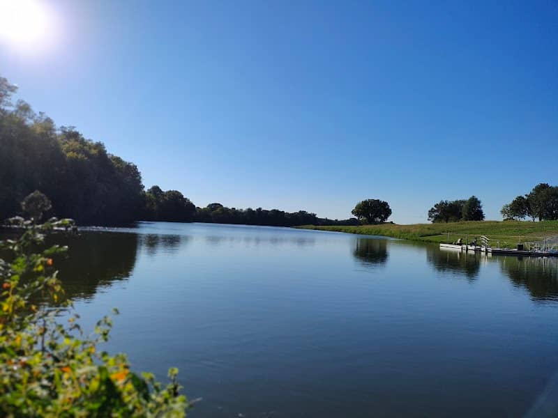 Rotary park at the reservoir - Image 1