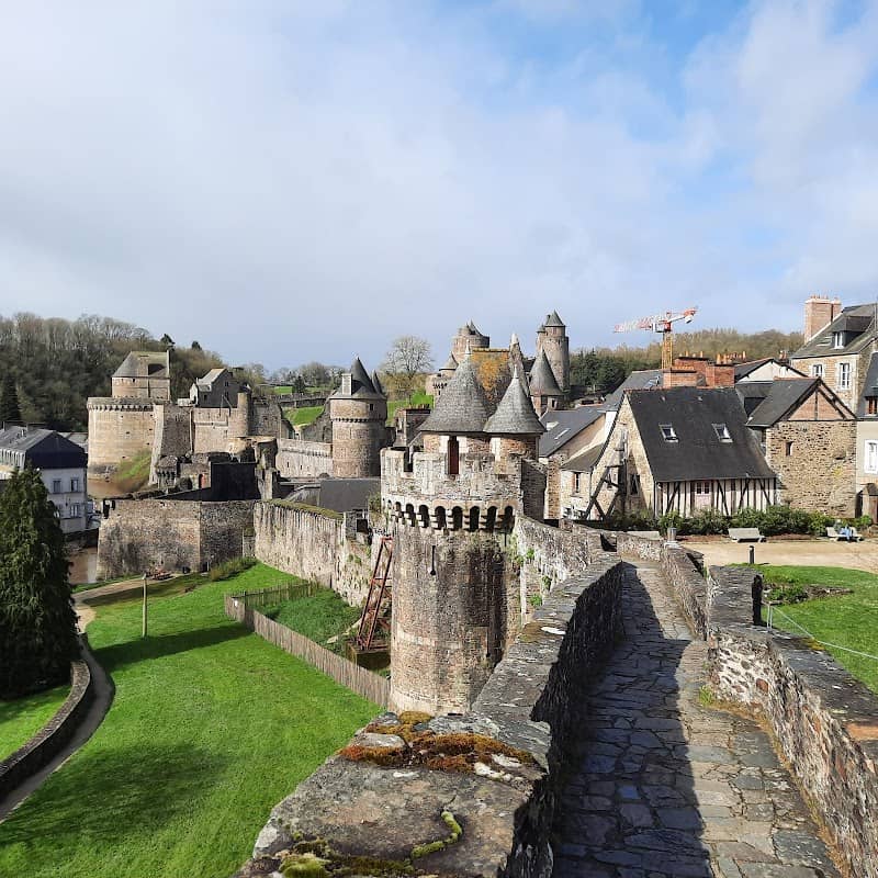 Château de Fougères - Image 2