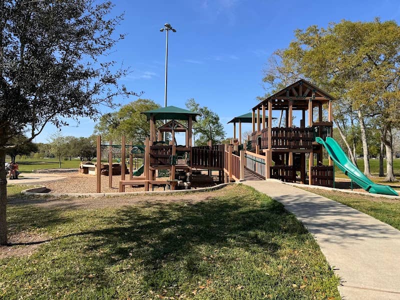 Independence Park - Image 1