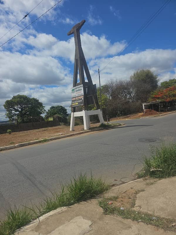 Torre do Teleférico de Cimento - Image 1