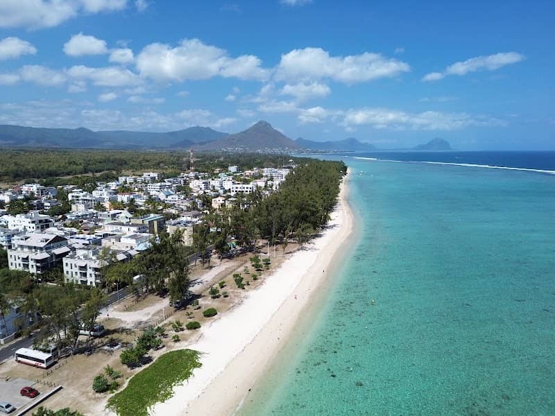 Flic en Flac Beach - Image 3