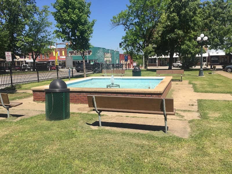 Fountain Park - Image 1