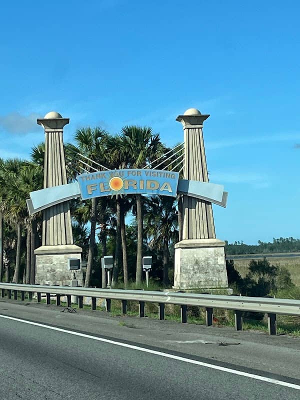 Florida State Line Sign - Image 1