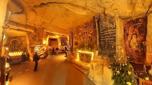 Velvet Cave - Image 1