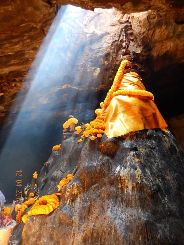 Wat Tham Pha Daeng - Image 1