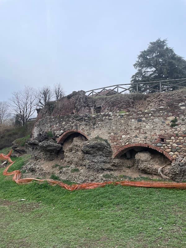 Resti del castello di Mirafiori - Image 1