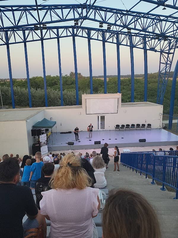 Teatru de vara - Image 1
