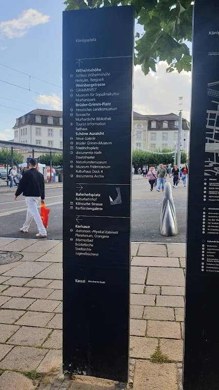 Kaseel Direction Marker Post - Image 2