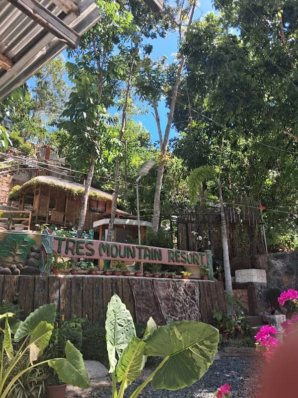 TRES MOUNTAIN RESORT - Image 1