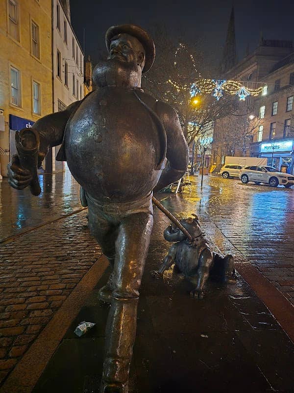 Desperate Dan Statue - Image 2