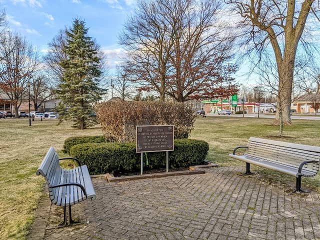 Richland Village Square - Image 1