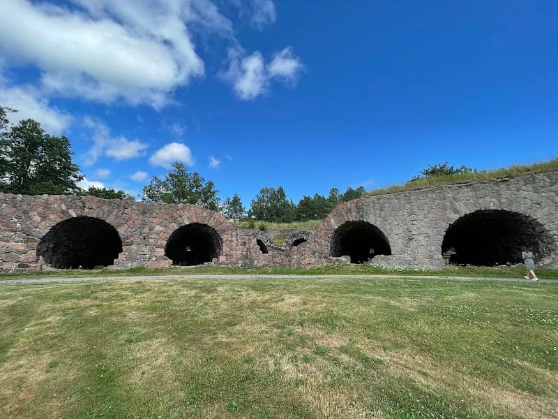 Garnison Fortress Park - Image 2