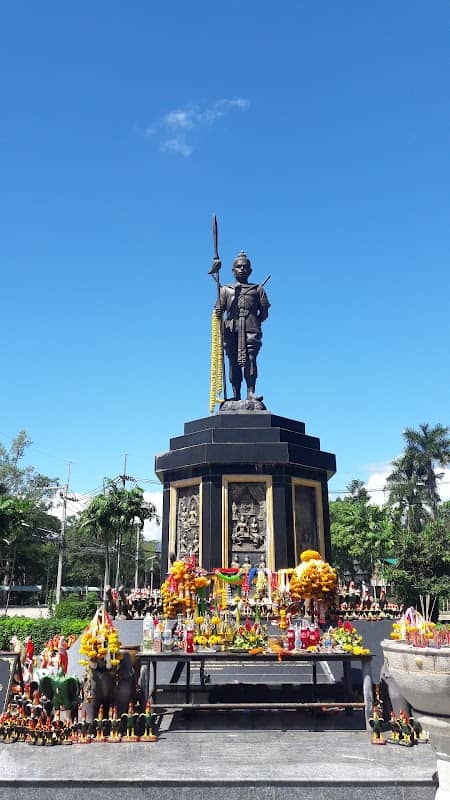ลานพ่อขุนผาเมือง - Image 1