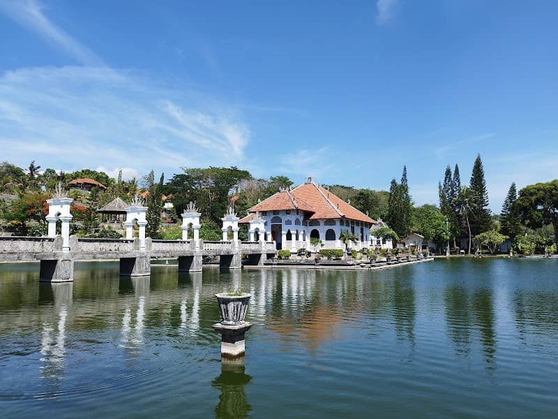Royal Palace on the Water - Image 1