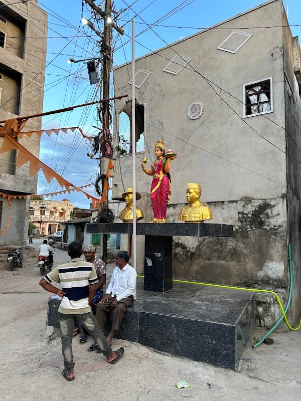 Telangana talli statue - Image 1