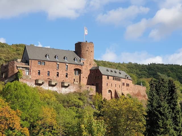 Burg Hengebach - Image 1