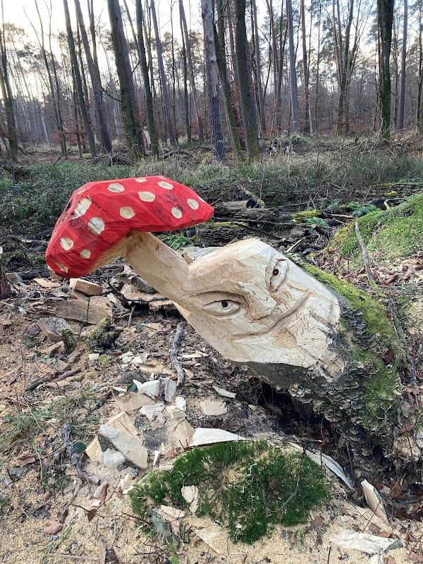 Holzskulpturen - Image 1