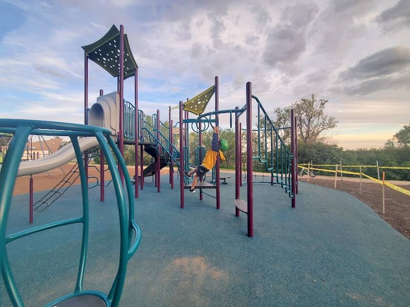Churchill Park - Image 1