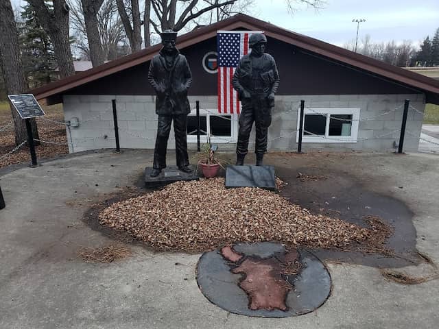 Veterans Memorial - Image 1