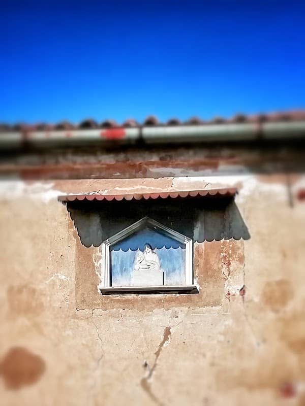 Old house - Image 2