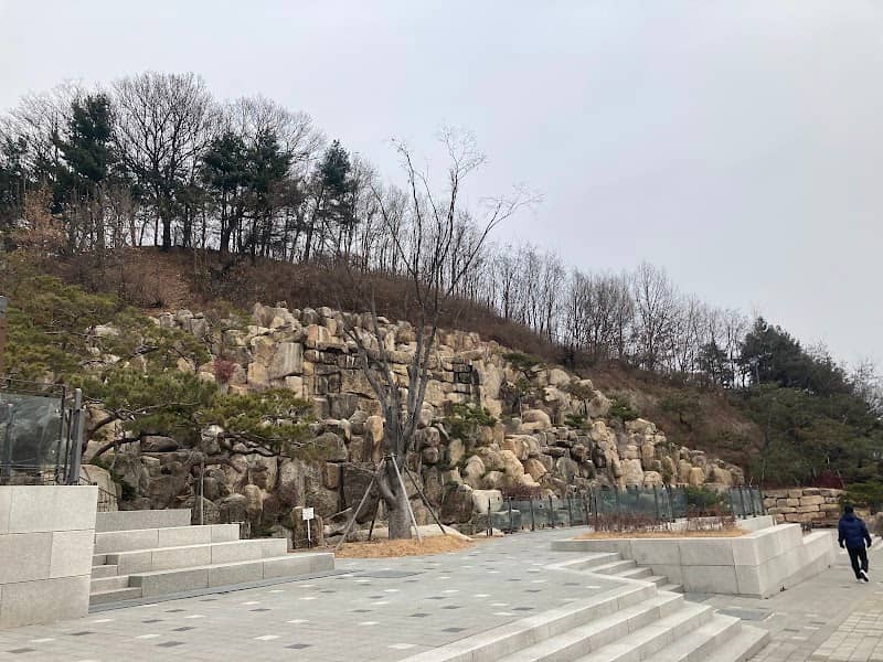 Uncheon Park - Image 2