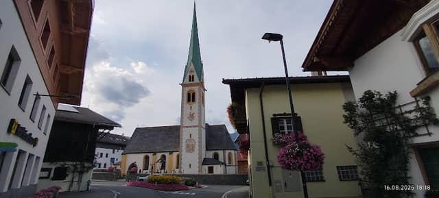 Kirchplatz Mutters - Image 2
