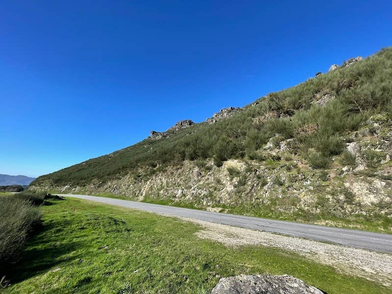 Miradouro do Vale do Trovela - Image 1