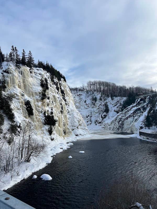 Falaise d’escalade de glace - Image 2