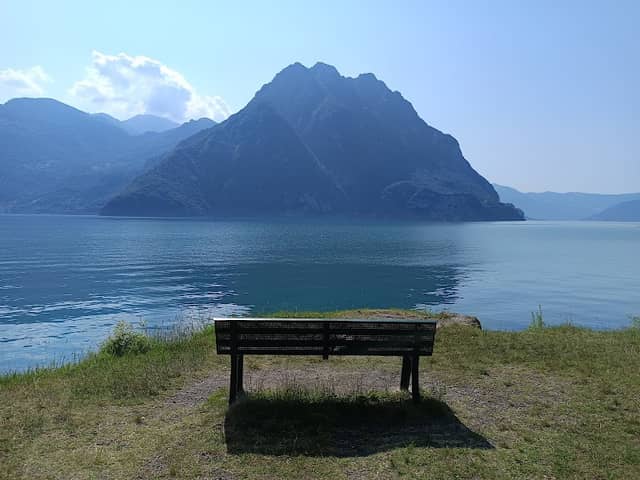 Iseo laqué Italie du nord - Image 1