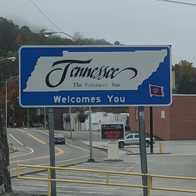 Tennessee Welcomes You sign - Image 1