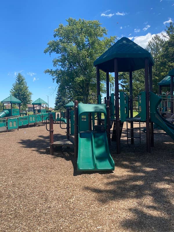 Four Seasons Park - Image 1