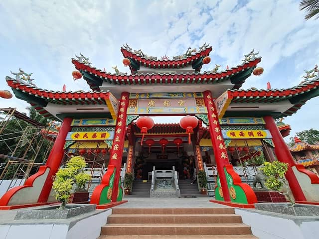 Wan Loong Temple - Image 1