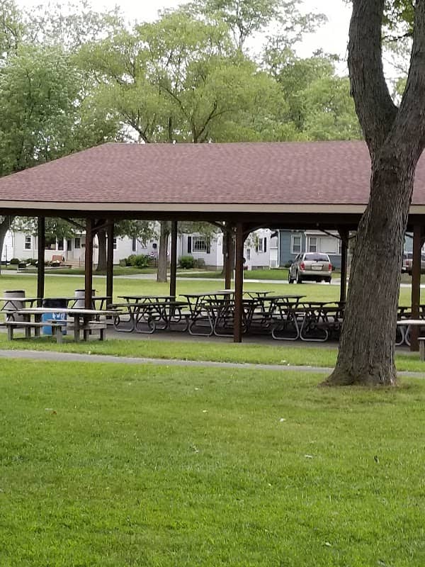 Lan-Oak Park - Image 2