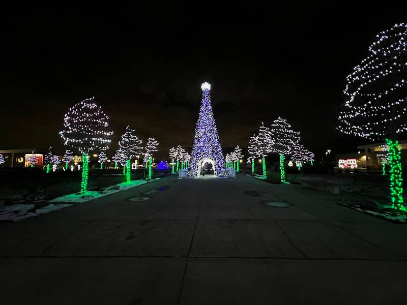 LaSalle Cenotaph Park - Image 1